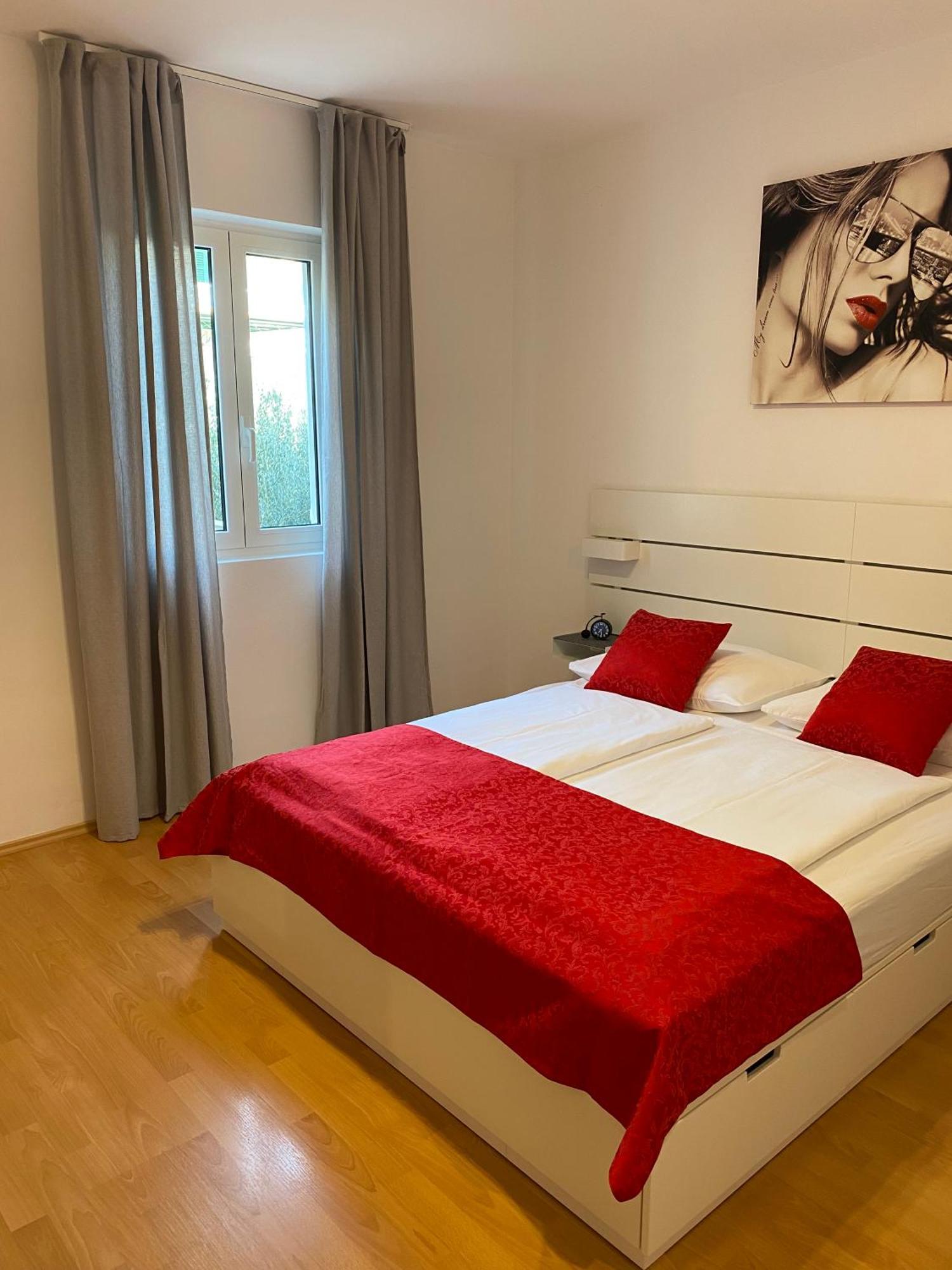 Jasmin 1 Apartment